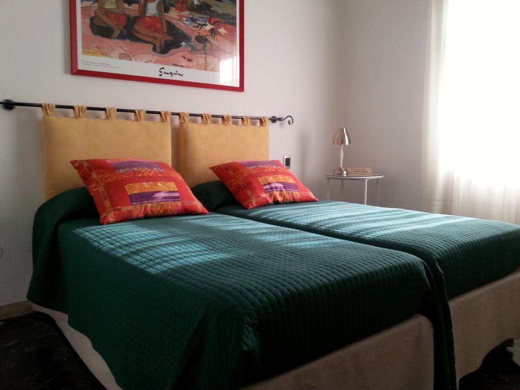 غالاّراتي B&B Gloria الغرفة الصورة